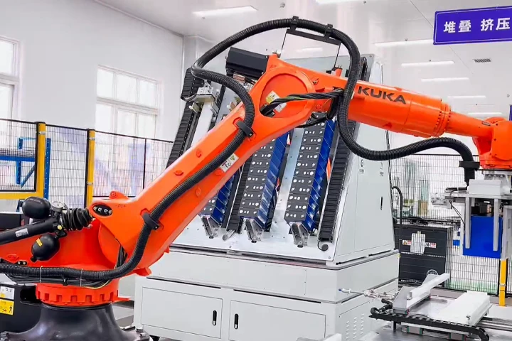 Linhas de produção de baterias ESS: montagem-de alta velocidade para células ...